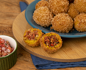 Bolinho de Abóbora e Carne Seca